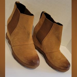 Like-New Distressed Sorel Wedge Booties